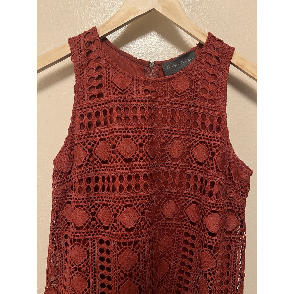 Sunday in Brooklyn Red Lace Crochet Flower Tank Lined Anthropologie Womens Sz M